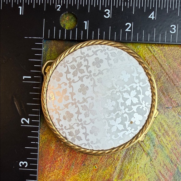 Whiting & Davis Vintage 1930-70th Gold Mesh Mini Bag Clutch w. a powder case - Picture 16 of 16